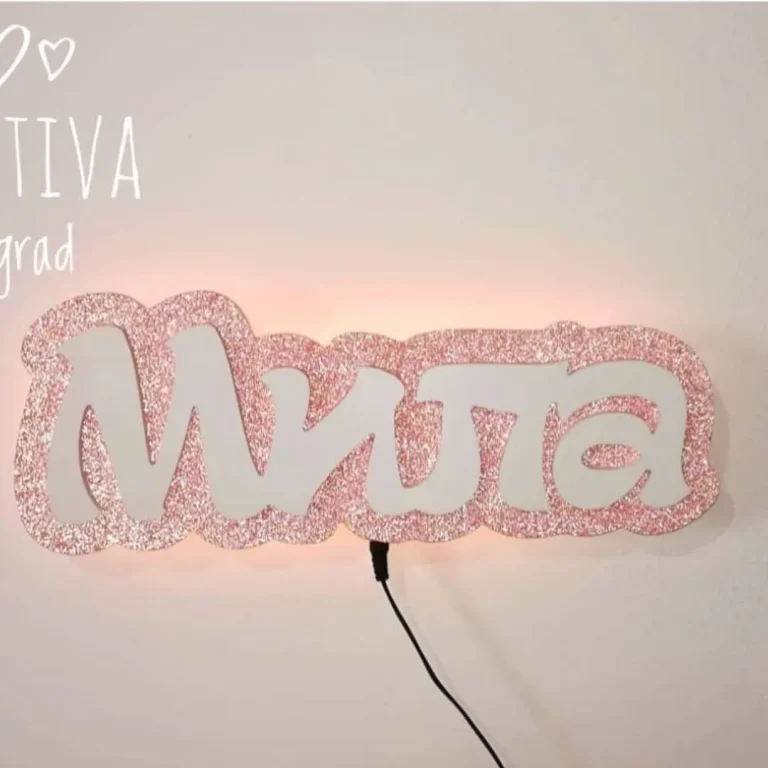 Svetleća lampa sa imenom za dečiju sobu