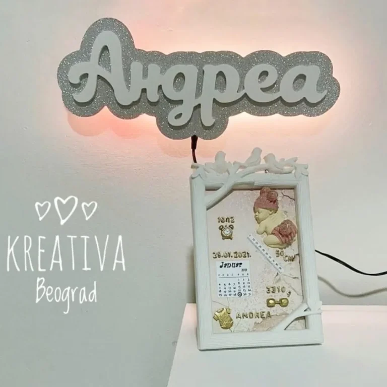 Zidna LED lampa sa imenom deteta
