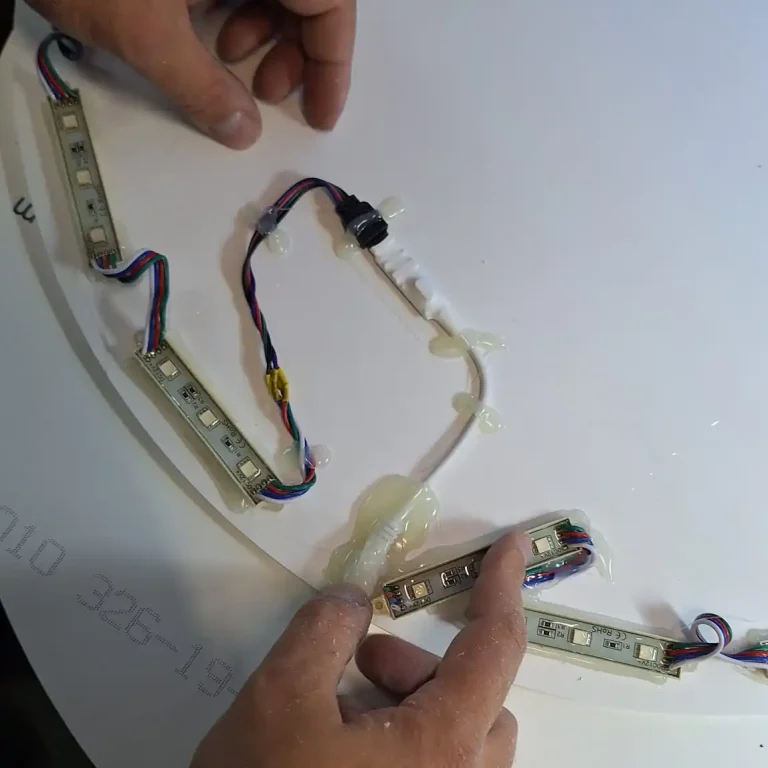 Ugradnja LED modula u kutiju svetleće reklame